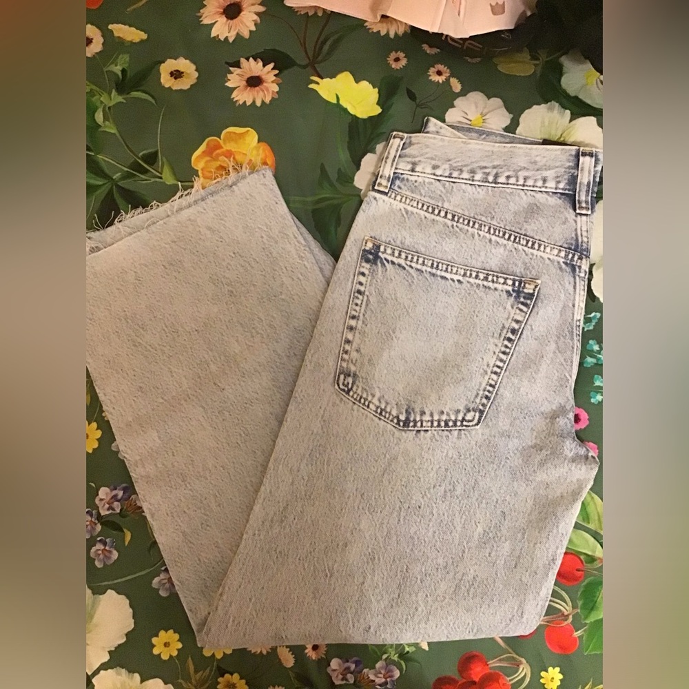 GAP| Straight Leg Jeans